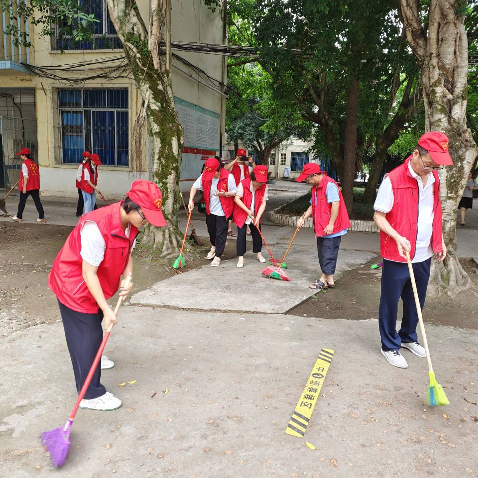 眉電校黨員志愿服務(wù).jpg 眉電校黨員志愿服務(wù).jpg