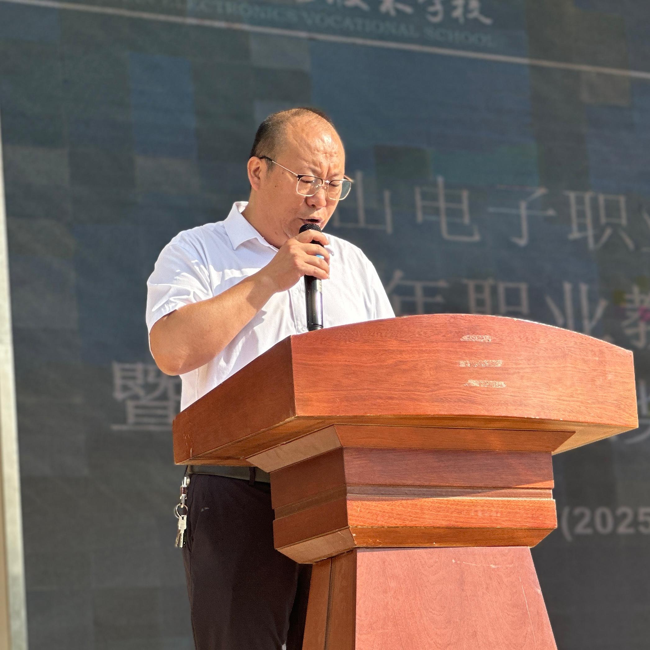 李永紅(1).jpg 李永紅(1).jpg